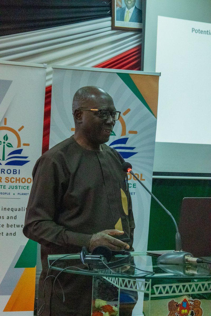 Summer_School1's tweet photo. "International efforts are the key in addressing the climate crisis and shaping a sustainable future," Prof. Seth Osafo, legal Advisor, Africa Group of Negotiators to UNFCCC,equipping young participants of NSSCJ3 day four.
#climatejusticeschool
#AACJ
@PACJA1 
@Sida 
@KenyattaUni https://t.co/4bFdyRo6cx