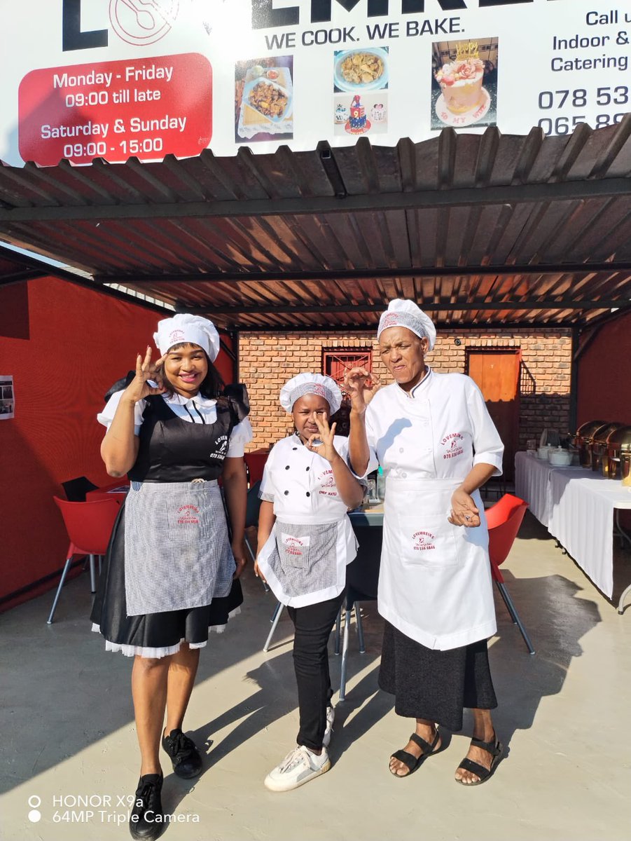 unwomenSA's tweet photo. We love to see women’s progress. Morakana Molalathoko was part of the 1st cohort of #AWOME trainees in Musina in 2018 when she has just started LoveMreiks Kitchen. Today she runs a successful catering business &amp;  employs 4 people. Here’s the before &amp; after. Pics: @debeersgroup. https://t.co/222nO81Lkb