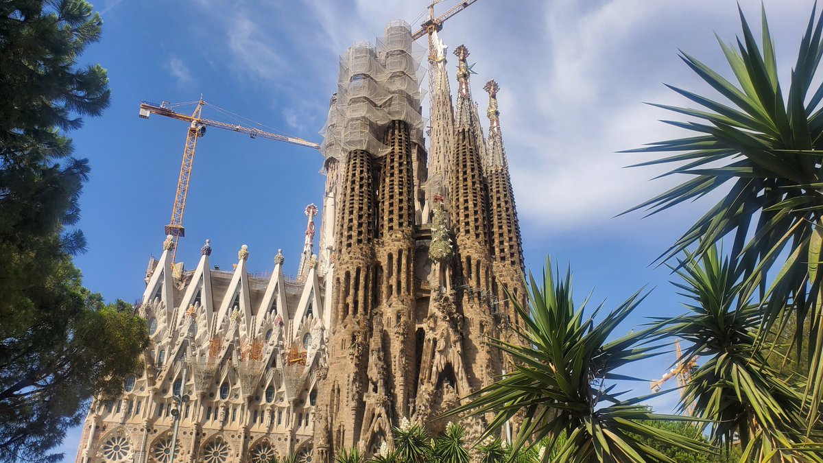 SWHSMFL's tweet photo. Sagrada Familia today! #swhs #teamsouthwigston @SWHS_HighSchool @LwLAcademyTrust https://t.co/v0KuvtXGbI