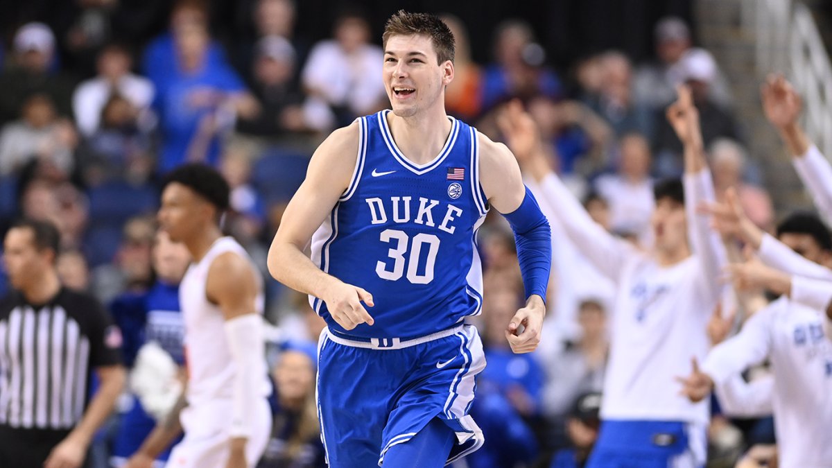 Duke's Kyle Filipowski sends message to hecklers: 'You're spending your money to watch me beat your ass' https://t.co/ncwpH5smyO https://t.co/wwV6tjWUoT