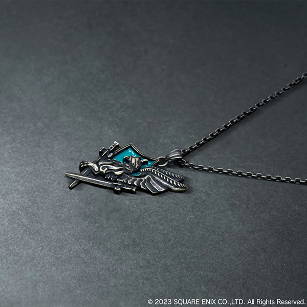 SQEX_eSTORE's tweet photo. 【発売間近】『ファイナルファンタジーXVI』より、シルバーペンダントが7月8日(土)に発売！「ベネディクタ」が肌身離さず身に着けているシルバーペンダントを再現したアイテム。造形美に加え、いぶし加工とライトグリーンの差し色���高級感ある仕上がりになっています。#FF16
https://t.co/PtIuQw67Ho https://t.co/90nq9fDw9p