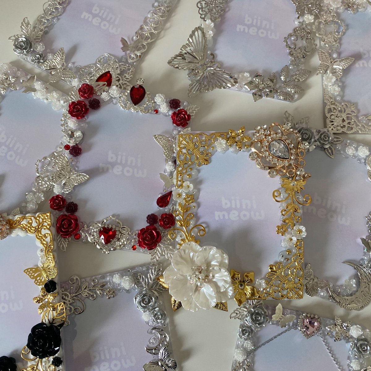 biinimeow's tweet photo. #เฟรมการ์ดพร้อมส่ง

มีมาลงแบบใหม่เพิ่มค่ะ เริ่มต้น 150 ใครไม่สะดวกสั่งในไลน์ แคปรูปแล้วทัก dm มาได้เลยนะคะ 🥹

🛍️ : https://t.co/OK2VcxVJQ3 💖

#ตลาดนัดเฟมการ์ด #เฟรมการ์ดสติ๊กเกอร์ #เฟรมการ์ดตกแต่ง #เฟรมการ์ดใส #เฟรมการ์ดราชนิกุล #เฟรมการ์ดเจ้าหญิง #เฟรมการ์ดวิปครีม #เฟรมการ์ด https://t.co/eiQI1pcRnc