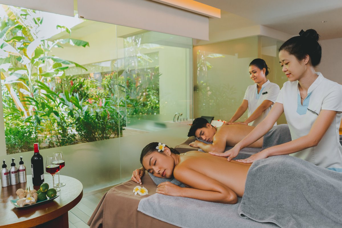 PullmanDanang's tweet photo. A call for all spaholic! For every spa booking at @PullmanDanang with a 60-minute treatment of your choice, enjoy 20% off with any booking for 2 guests &amp; 30% off with any booking for over 3 guests 
https://t.co/nYPlHG5oau https://t.co/5xqiJ2rcgD