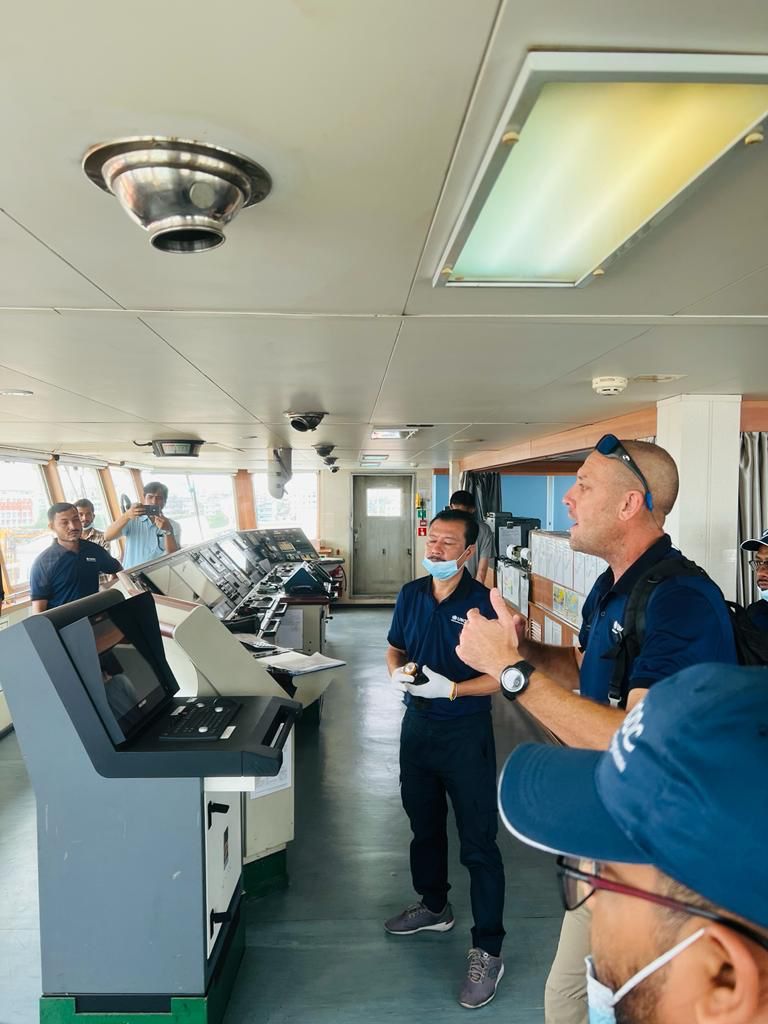 UNODC_BMB's tweet photo. #KeepingOceansSafe 🌊🇺🇳 @UNODC_MCP in #Bangladesh🇧🇩 completed Pierside #VesselSearch Techniques (PVST) training course for 16 officers of #Chattogram #Customs House incl. theo. &amp; prac. sessions on:
📜Vessel of Interest Documentation
⛴Hidden Compartments
Funded by #Japan 🇯🇵 https://t.co/NsBCKYh18l