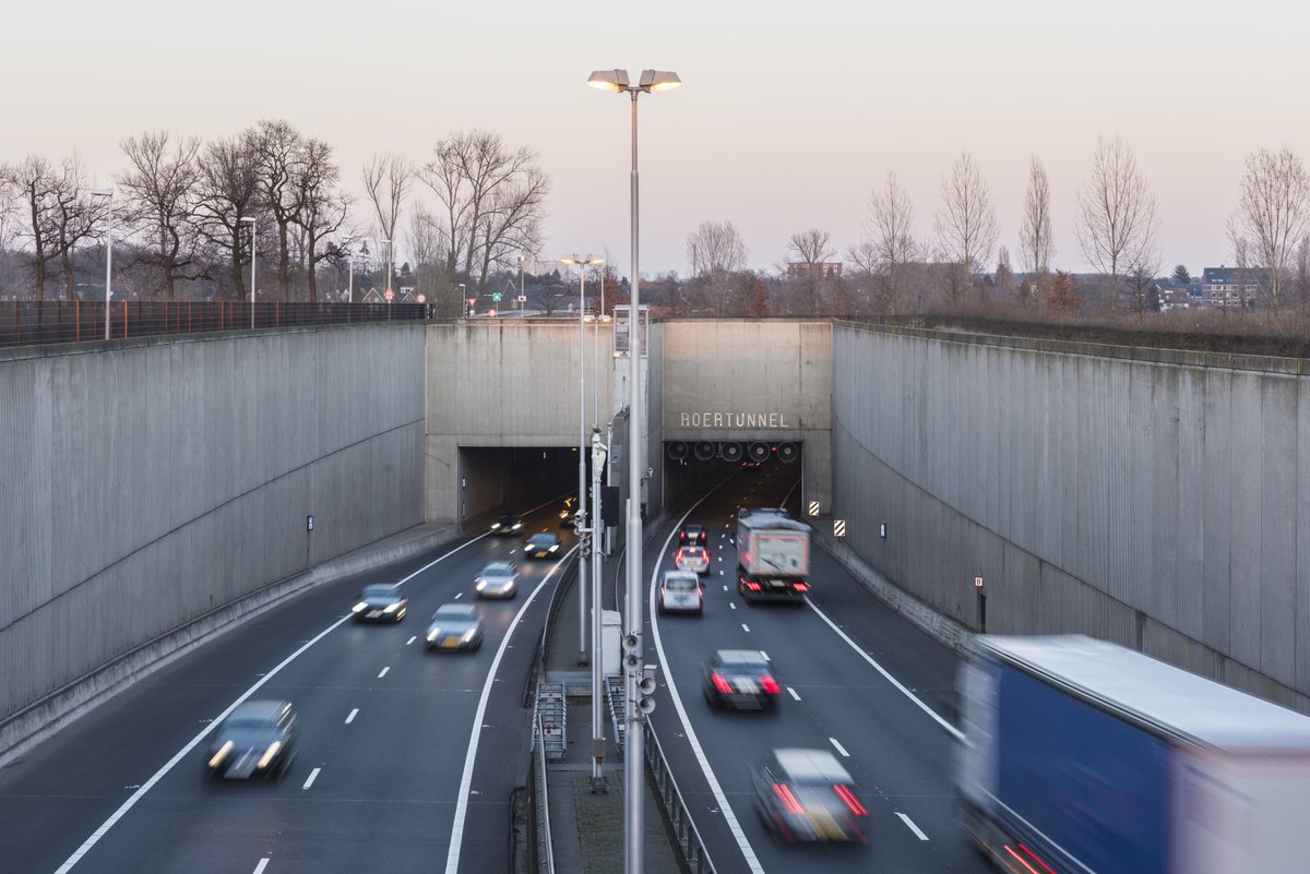 Van 14 juli tot begin september is de A73 tunnelrenovatie. Rijkswaterstaat, omliggende gemeentes en Midden Limburg Bereikbaar zorgen voor omleidingsroutes en alternatieven voor vervoer, om zo de hinder te beperken. Meer weten? Ga naar middenlimburgbereikbaar.nl