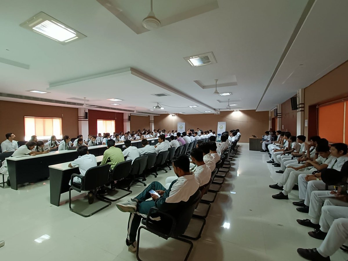 UjjainSmartCity's tweet photo. Another visit under the Community Outreach Plan where 100 students from Delhi Public School Ujjain visited Ujjain Smart City.
#MoHUA #ujjain #USCL #umc #SmartCitiesMission #Ujjainsmartcity #MRIDA #SmartCitiesIndia https://t.co/6qLCoUeKqo