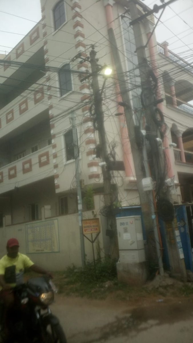 KapraAe's tweet photo. @ravindrangr_18 @CommissionrGHMC @DC_Kapra @GHMCOnline Rectified https://t.co/O0VSDBpIL5