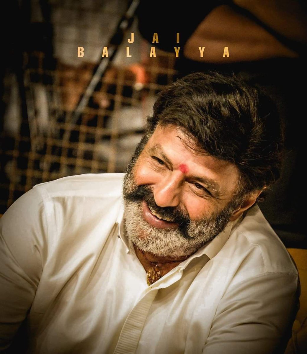 gravikrishna7's tweet photo. దైవం మానవ రూపేణా....🙏👍

ఇద్దరు సమాజంలో వాళ్ళకీ వచ్చే రెమ్యూనరేషన్ నుంచి బాలకృష్ణ 80% బసవతారకం క్యాన్సర్ హాస్పిటల్ కి 20% NTR ట్రస్ట్ కి దానం చేస్తున్నారు.. మహేష్ బాబు వచ్చిన 50% రెమ్యూనరేషన్ పిల్లలా హార్ట్ ఆపరేషన్ కోసం MB ఫౌండేషన్ కి డొనేట్ చేస్తున్నారు...@urstrulyMahesh https://t.co/Sb1zezBFid