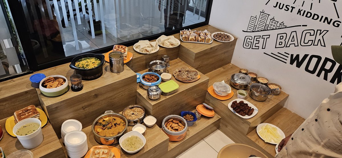 Iamkanchisreenu's tweet image. Potluck at Office.

#SingleView #Potluck #Breakfast #Foodie #fooddiaries