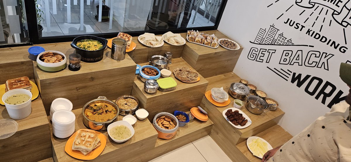 Iamkanchisreenu's tweet image. Potluck at Office.

#SingleView #Potluck #Breakfast #Foodie #fooddiaries