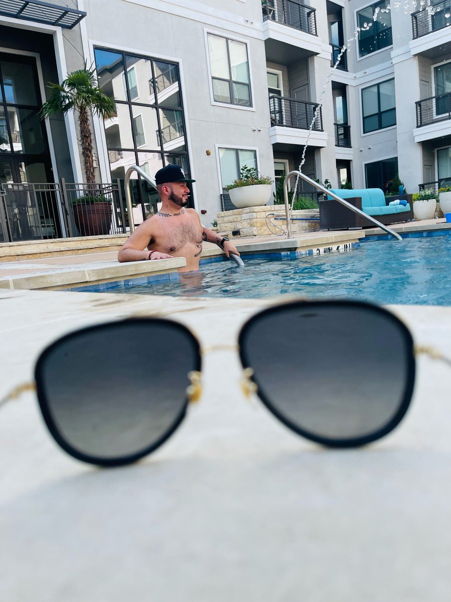 IMyourNUMBERone's tweet photo. #POOL #PoolParty #Nipslip #coolforthesummer https://t.co/W4eihiOcRg
