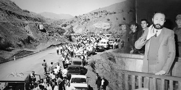 AydRojhat's tweet photo. Dı 32 yemin qetılkırına #VedatAydin em bı herdem vi  birtinin bejna xwe ber dıtevinin https://t.co/VAjxbRpTkX
