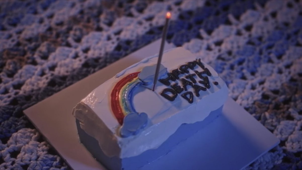 รักการมีสตอรี่ในเอ็มวีมาก ตอนฟังเพลงคิดว่าเอ็มวีคงมาแนวชิลๆคิ้วท์ๆ สรุปมีสตอรี่น่าสนใจมาก แล้วก็น่ารักในขณะเดียวกัน เพลงเพราะ เอ็มวีสนุก เหมือนได้ดูหนังสั้น ชอบมาก เดาทางสตอรี่ไม่ออกเลย ตอนจบนั่งอ้าปากค้าง 55555555

youtu.be/qBFnCkYeh0w

#MVเธอไม่ต้องน่ารักทุกวันก็ได้นะOUTNOW