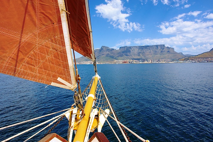 Check out Cape Town in style on a sunset cruise wanderluststorytellers.com/sunset-cruises…