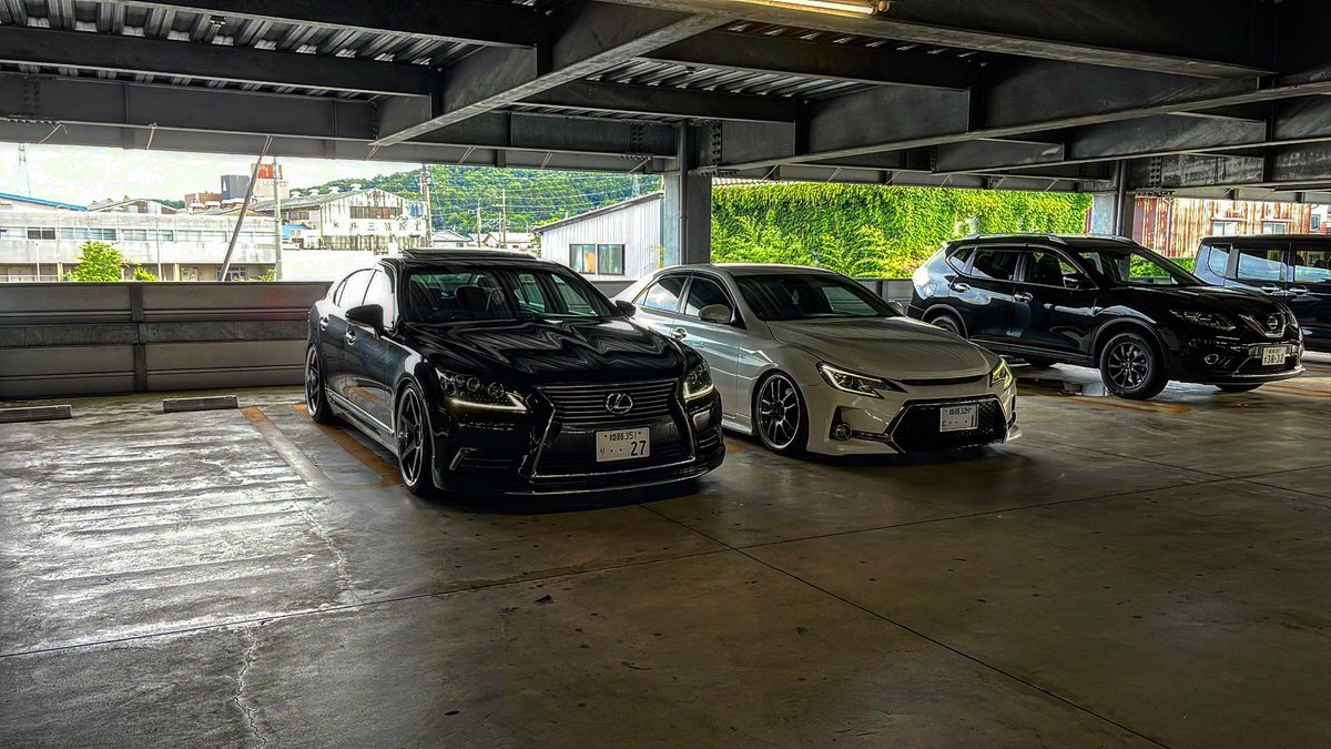 fx35QX70's tweet photo. :気に入ってる:
 #LEXUS
 #TOYOTA
 #LS600h
 #MarkX
 #uvf45
  #リツイート 
  #中間リアストレート
 #リアストレート
 #iPhoneクオリティ https://t.co/DULZnP1Rg4