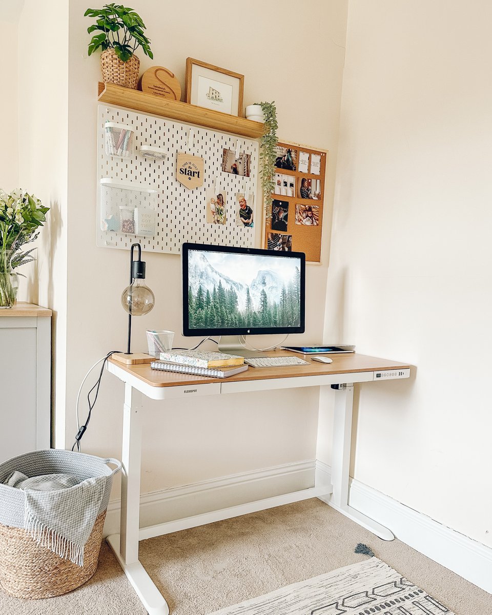 FlexiSpotUK's tweet photo. Create a comfortable space with our standing desks.
#standingdesk #cozy #workspace #flexispotuk https://t.co/D8QbddyFny