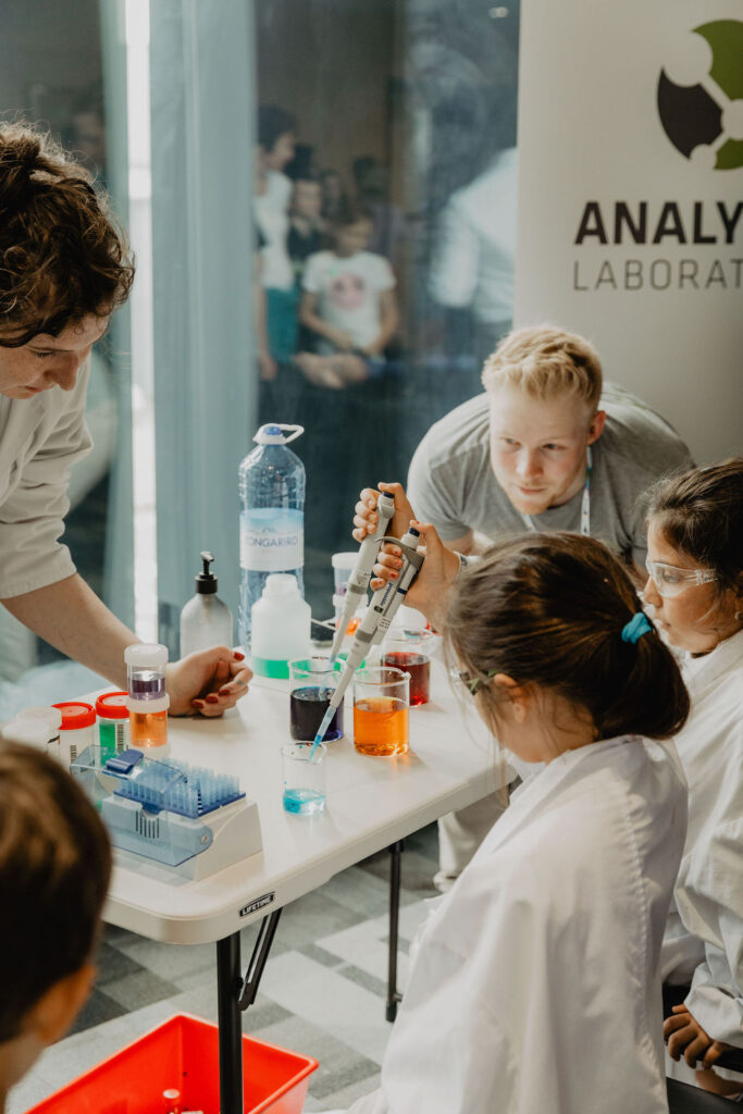 NZIoTAlliance's tweet photo. Who Will Shape the Future of Tech? On October 1st this year, Tauranga will once again play host to the biggest FREE street festival in New Zealand, celebrating all things Science, Technology, Engineering and Maths. Find out more: https://t.co/oOYTph3JWo @STEMFestNZ https://t.co/3dsWmyMTZc
