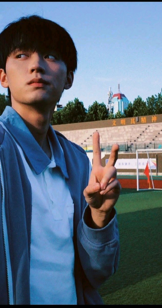 Rosa7Jimnez's tweet photo. En que momento Zhou Yiran se volvió mi nuevo crush 😳
#zhouyiran #cdrama #WhenIFlyTowardsyou https://t.co/nSOXPjFfVj