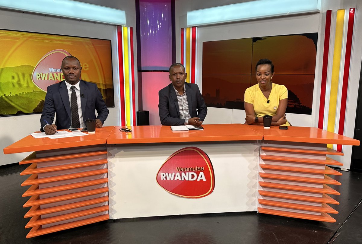 EgidieBibio's tweet photo. #WaramutseRwanda 
Ubushakashatsi buherutse gutangazwa na @RBCRwanda bugaragaza ko indwara zitandura zihangayikishije mu Rwanda, abahanga mu buzima/ubuvuzi barajya nama ki?
Tubane mu kiganiro @rbarwanda https://t.co/36mMcnOKlO