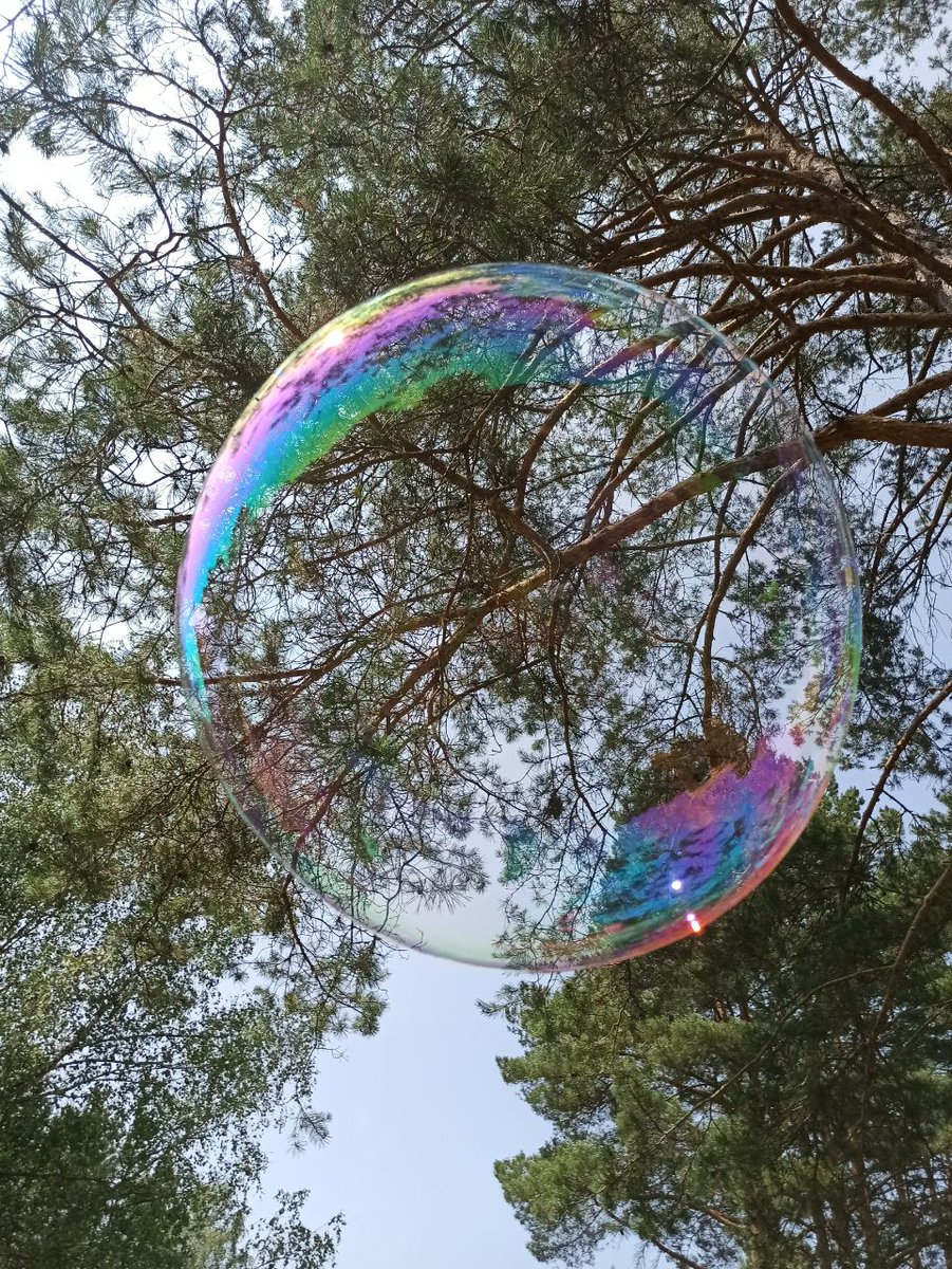 Большой пузырь 🫧
#soapbubbles #bubbles #мыльныепузыри