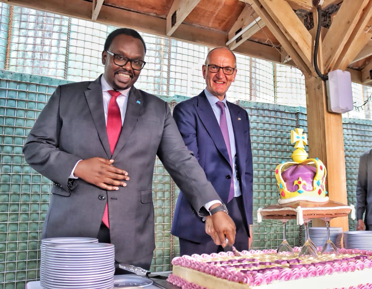 UKinSomalia's tweet image. 👑We had a brilliant evening at our first ever #King’sBirthdayParty in Mogadishu 🇸🇴 an opportunity to thank all of our partners and reflect on our enduring UK-Somalia partnership 🇬🇧 🇸🇴 Mahadsanid to all who joined us! #KBP