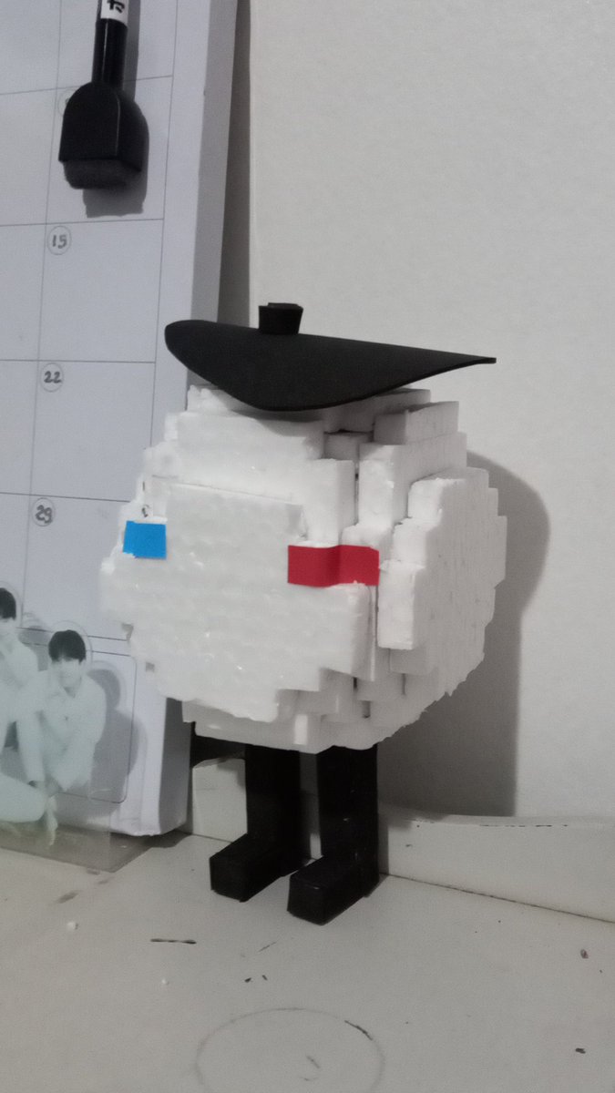 study4ive's tweet image. eu consegui concluir minha primeira ovinha do qsmp! eu pretendo fazer todos, de alguma forma, e colocar juntos em uma prateleira! só vai ser difícil porque os detalhes, que diferenciam eles entre si, são muito complicados de fazer em isopor 🥹 mas está aí minha pequena pomme!