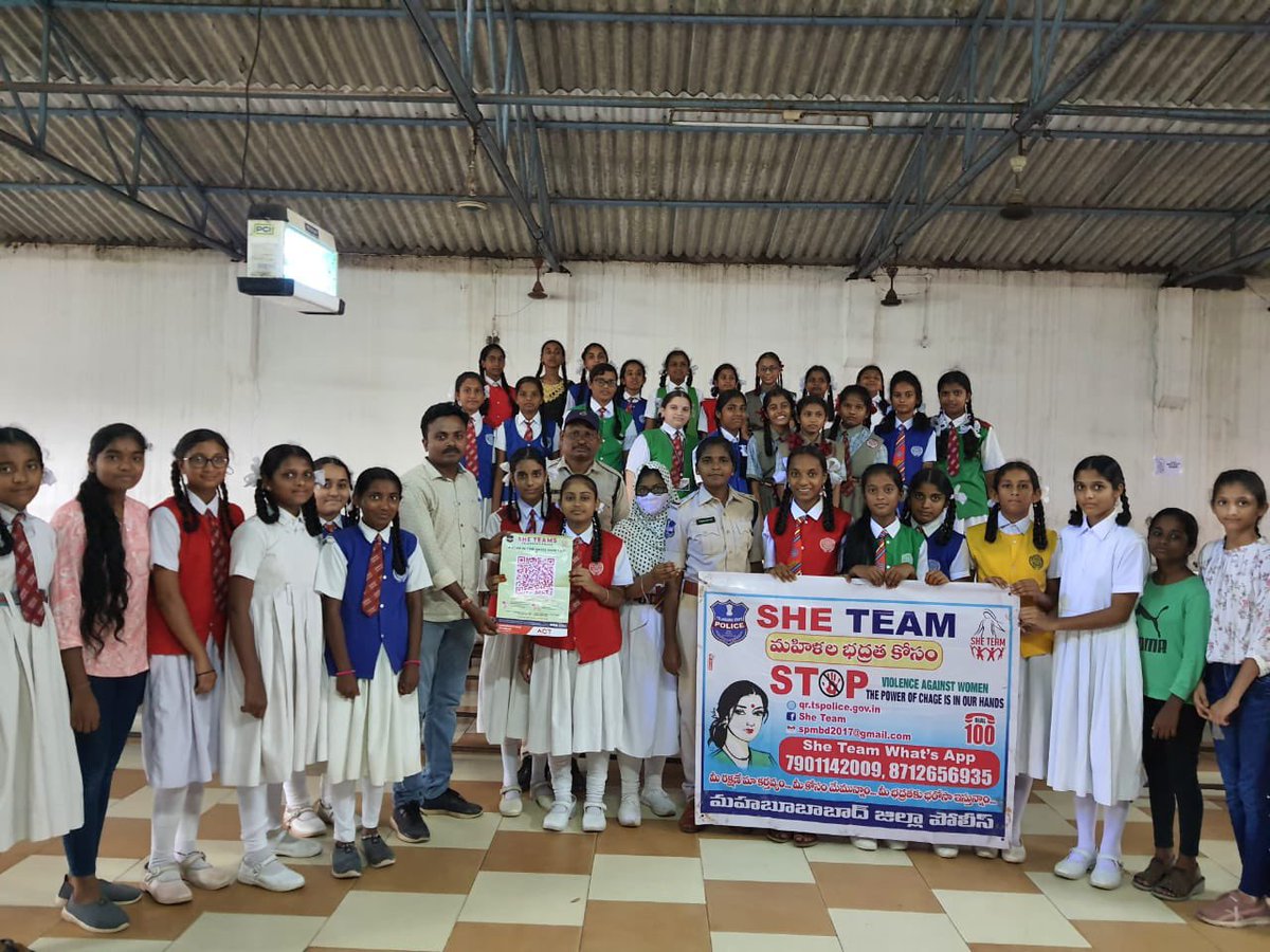 tg_womensafety's tweet photo. #Awareness at the right age fosters empowerment, enthusiasm to learn more, courage to confront injustice &amp;  develops an understanding that asking for help is brave. 

Our @TS_SheTeams &amp; @ts_ahtuofficial conducting awareness sessions for young minds!  #WomenSafetyWing #Telangana https://t.co/adOc1AAKkL