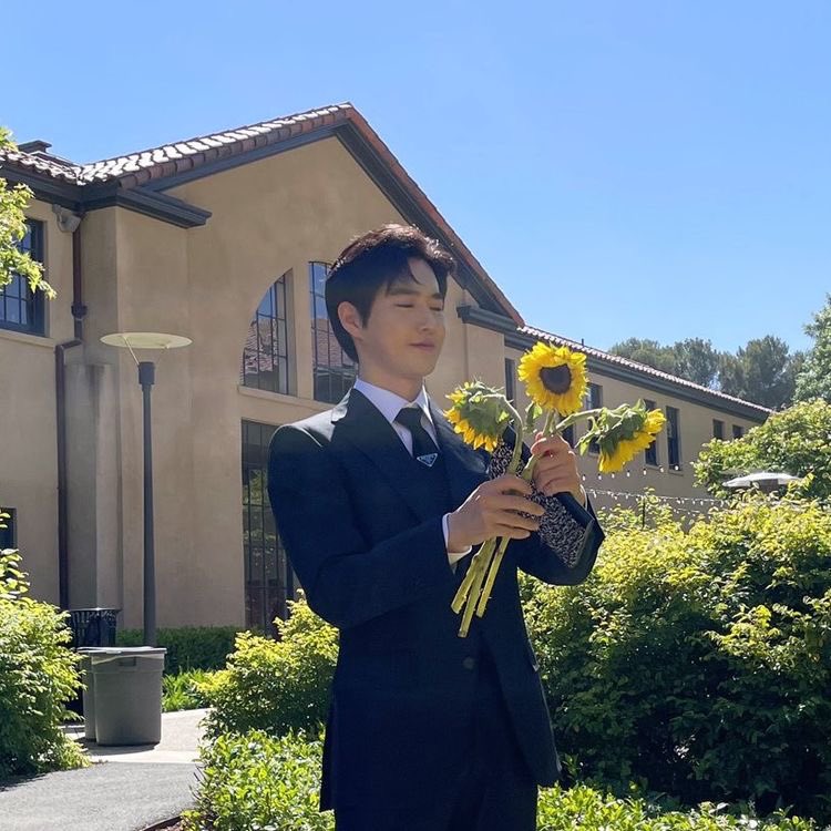 daedreaming131's tweet photo. Can This Be Luv? an exovelvet AU ✨

Irene waited seven years for his proposal, little did she know, she already said “I do!” to a total stranger a year ago.

—
“Long time no see, misis ko.” https://t.co/OavBTdkV3N