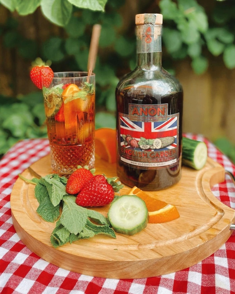 Wimbledon calls for...

Anon English Garden 🎾🍓👀

The ideal non-alcoholic alternative to Pimms, perfect for a sun-kissed summer afternoon watching the tennis. 

Available at wisebartender.co.uk/anon

#NonAlcoholic