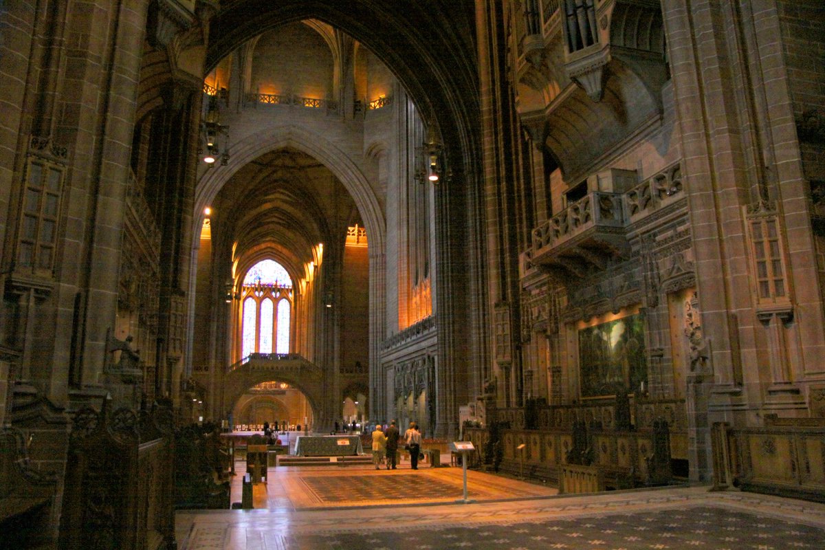 thaliahenker's tweet photo. @alanxelmundo La Catedral de Liverpool (Anglicana), es impresionante por dentro, te da una vibra de estar #Hogwarts https://t.co/4ngOdqVTzI