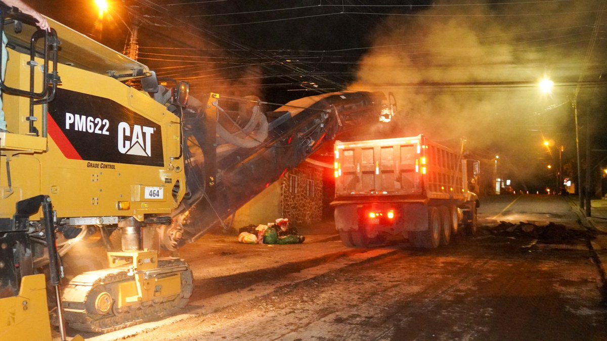 Este miércoles empezaron los trabajos de perfilado y asfaltado en varias vías del distrito de Pavas, con el fin de darle mantenimiento a la red vial cantonal

#SJOvive