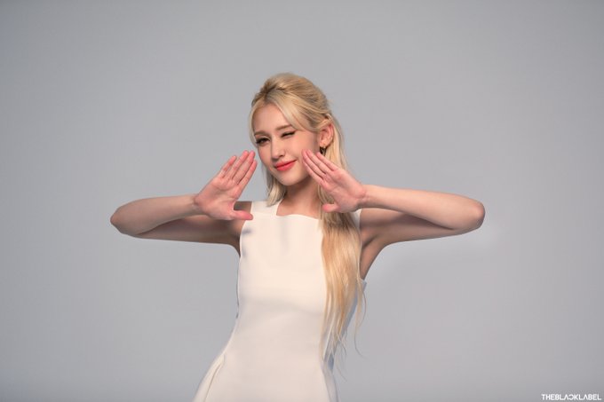 [📷] JEON SOMI 'Ulike' BEHIND PHOTOS  ▶ https://t.co/bE1W0rKoqZ  #JEONSOMI #전소미 #BEHIND #THEBLACKLABEL<a href="/tag/behind"class="tags"><span>#behind</span></a><a href="/tag/jeonsomi"class="tags"><span>#jeonsomi</span></a><a href="/tag/%EC%A0%84%EC%86%8C%EB%AF%B8"class="tags"><span>#전소미</span></a><a href="/tag/theblacklabel"class="tags"><span>#theblacklabel</span></a><a href="/tag/%EB%8D%94%EB%B8%94%EB%9E%99%EB%A0%88%EC%9D%B4%EB%B8%94"class="tags"><span>#더블랙레이블</span></a>
