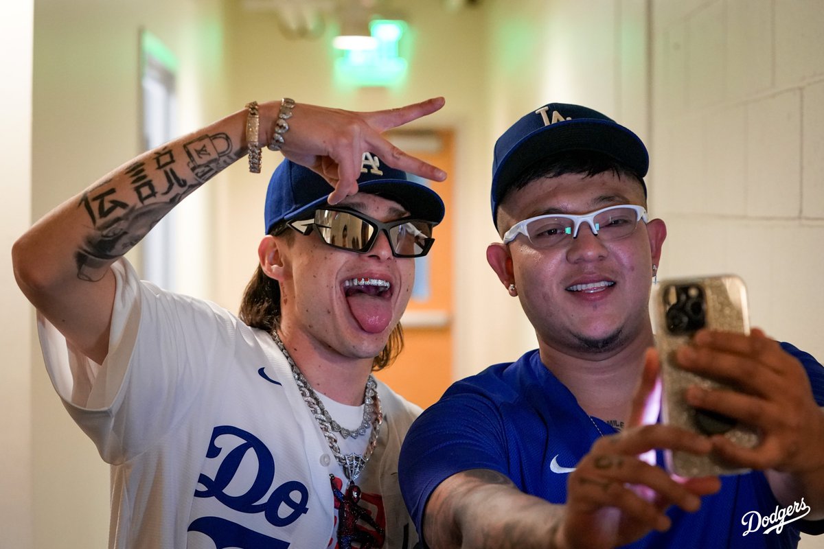 Dodgers's tweet photo. Reppin’ Mexico. 🇲🇽 https://t.co/UEXnmrVoDa