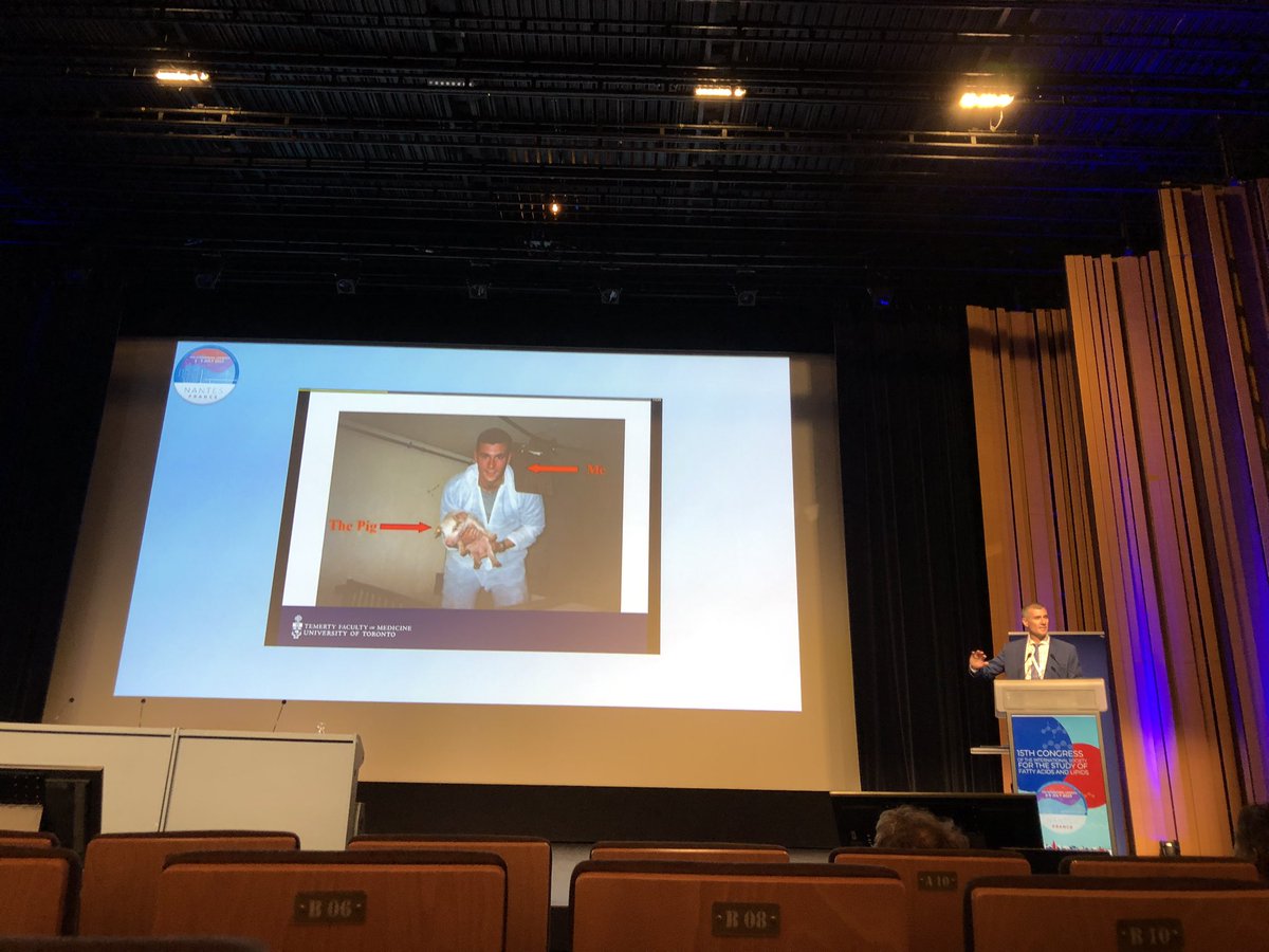 NutriNeuro's tweet photo. @ISSFAL_Nantes Chevreul medal to Richard Bazinet, who gave a vibrant talk, congrats! https://t.co/4sFsIXmGd3