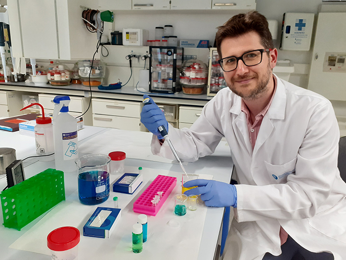 UPC_IR's tweet photo. The @BiomaterialsUPC group of @la_UPC leads the @bio_tune international project, focused on developing multifunctional materials with high antibacterial potential and efficient tissue integration.🔬

https://t.co/WfrQMulXAg

@CarlesMasMoruno @EEBE_UPC https://t.co/MZvTNqKkCF