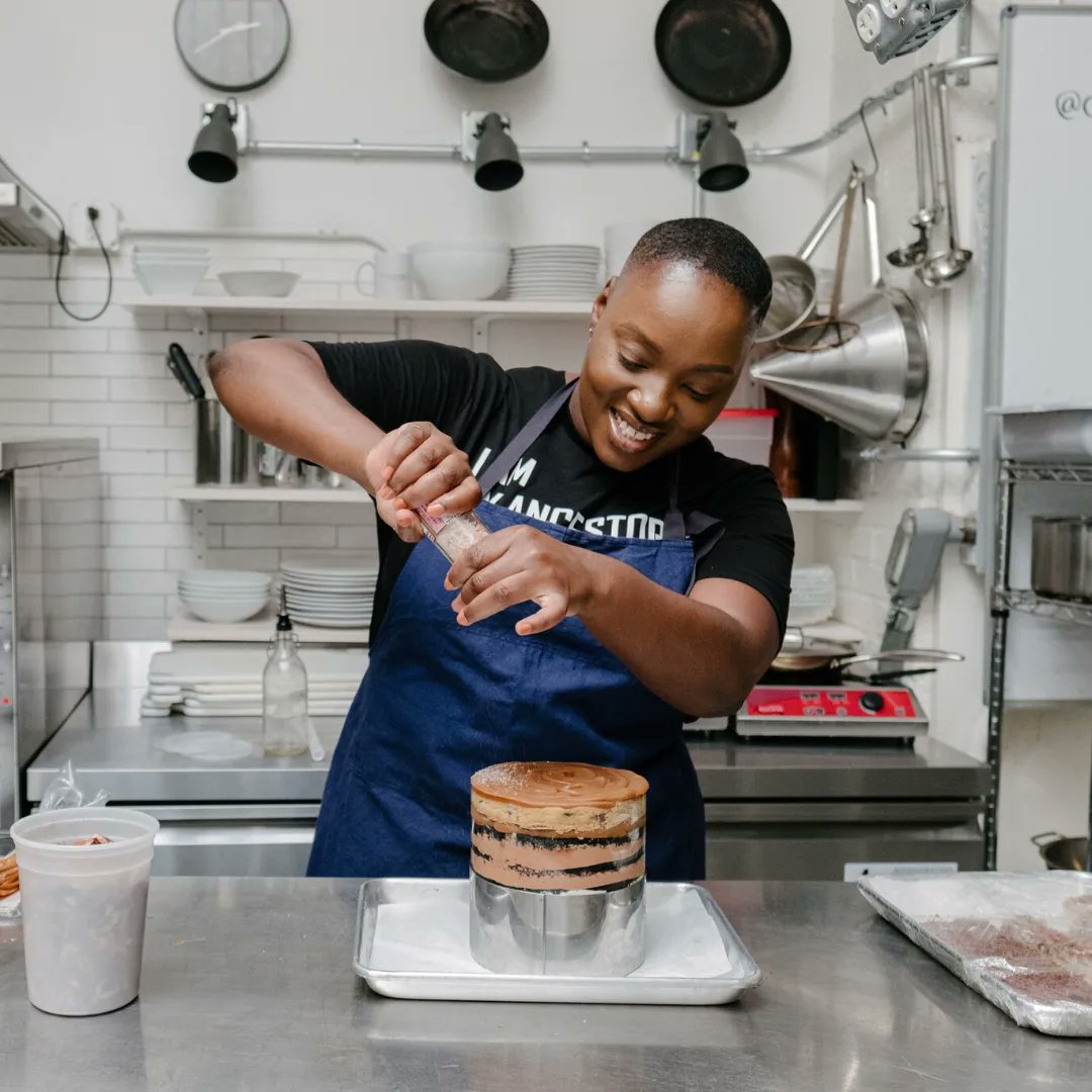 🚨 Kitchen Safety Tips 🚨

1️⃣ Keep knives separate: Avoid accidents by not placing knives with other dishes in the sink. Hidden in soapy water, they could result in an unexpected cut. 

Presentation By Chef Marcia Tayengwa