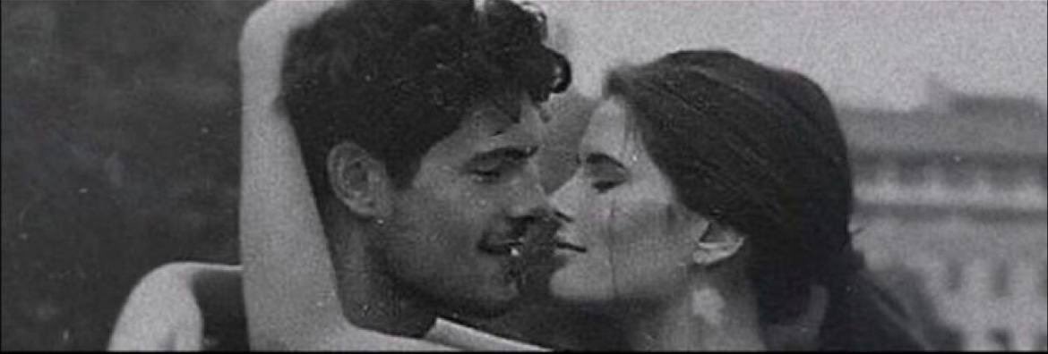 يا سَنَد قلبي، و سِر ابتسامَتي و كُل كُلّي."♥️