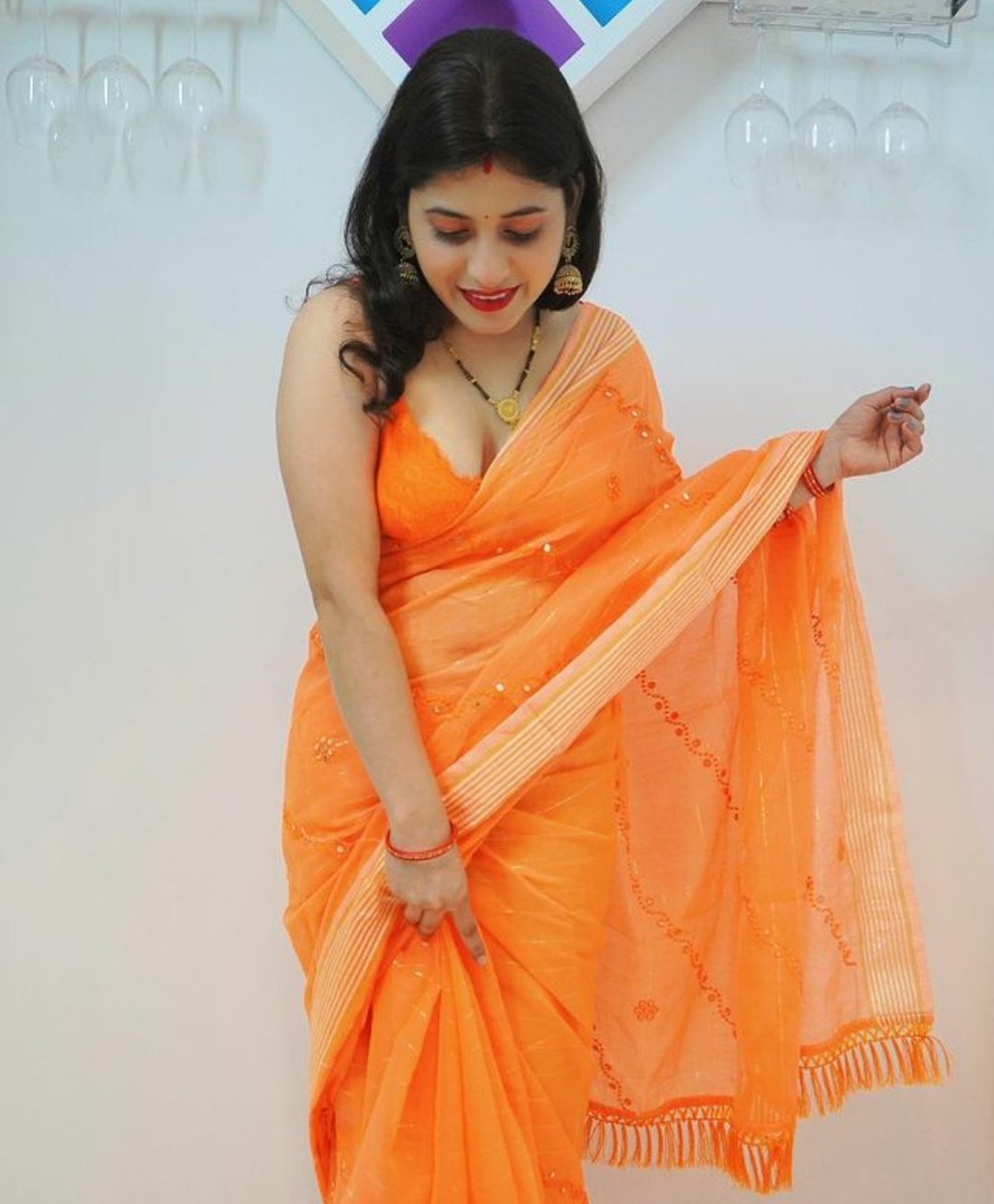 Good morning all ❤️😉
How's my look?