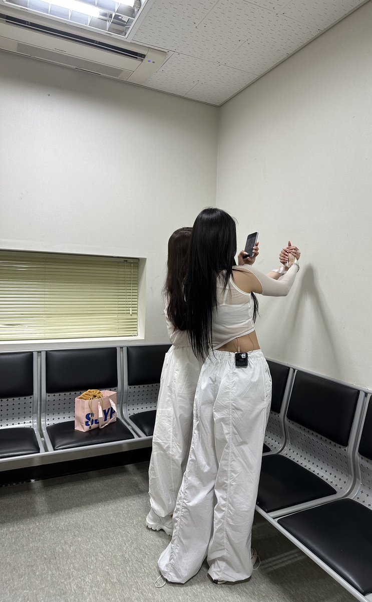 [#박소은]
꽃케이 언니와 함께여서 행복했던 Only One🌷 소울메이트 최고💖

#Weeekly #위클리
#ParkSoeun