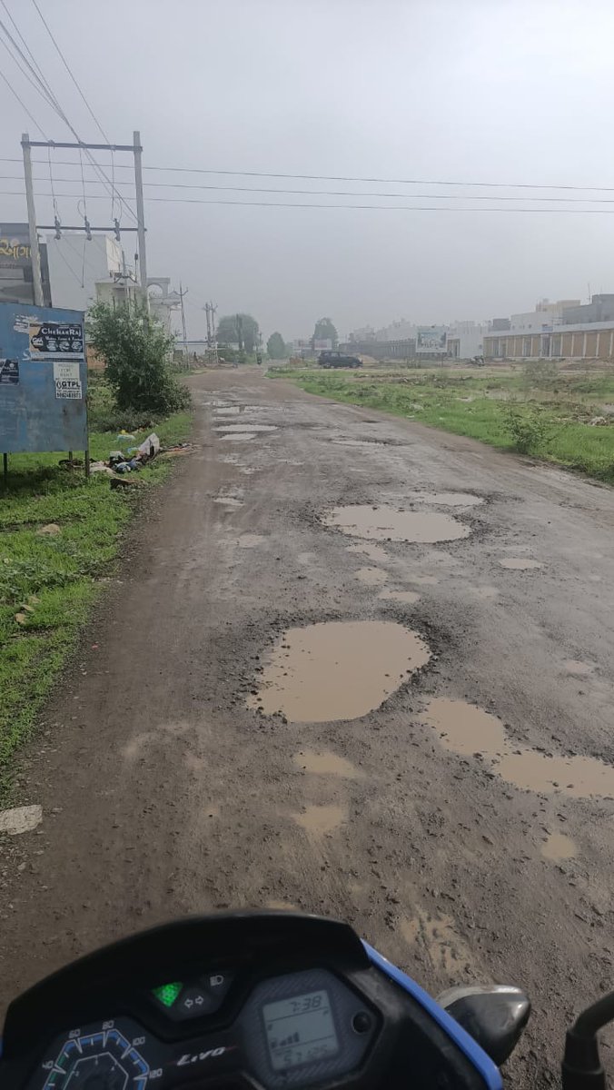 pradeep_rathva's tweet photo. This Road is in Vadodara Waghodia Road From Gayatri Temple to Akshar Aashray Approx 700 Mtr. Total 5 Societies 5000+ Residents are Suffering every year. Pls Do needful Its Tough for Pregnant Women @Bhupendrapbjp @BJP4Gujarat @VtvGujarati @SparkTodayTweet @PMOIndia https://t.co/8CNQsya7Li