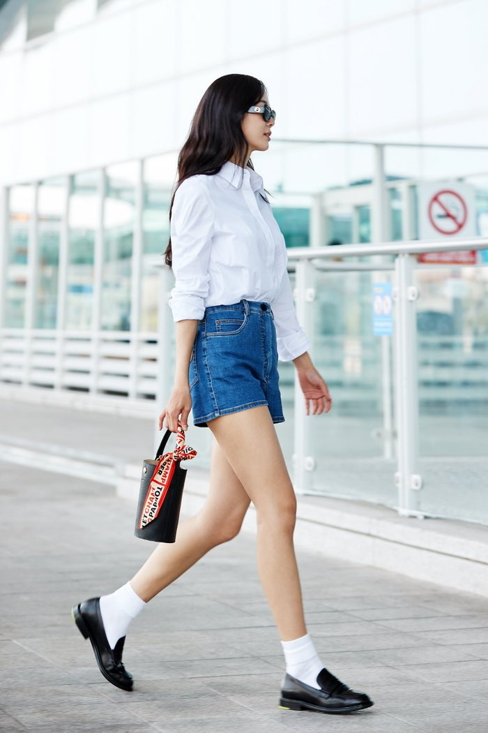 [PIC] 230706 - Incheon International Airport departure to Paris

"French luxury brand Longchamp announced that Kim Sejeong will attend a brand event of Longchamp, which she is active as a brand ambassador."

sports.khan.co.kr/entertainment/…

#Sejeong #김세정 #KimSejeong
