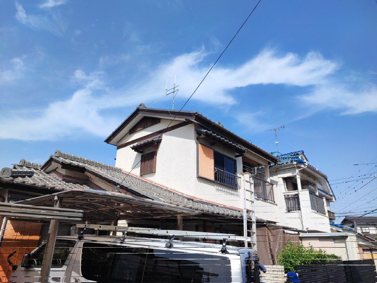 yosiox's tweet image. AirNavのADS-BとAISのアンテナをH&amp;amp;Cハムショップに頼んで屋根にあげてもらいました
#Radarbox
#flightradar24
#ShipXplorer
#adsbexchange