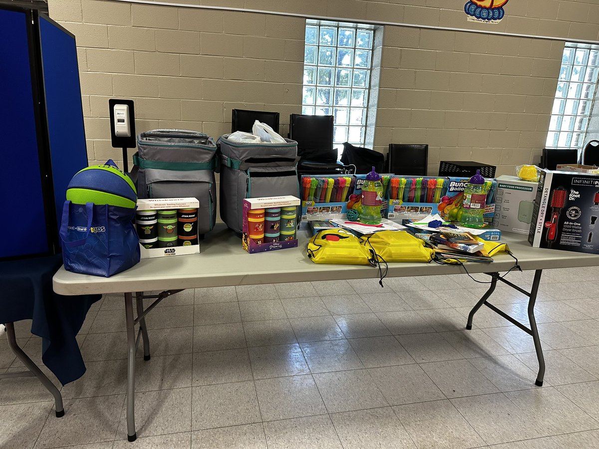 AboriginalAnd's tweet photo. Come on out. Lots of great door prizes and food. Bring the kids and cool off in some ac. @namerind @london https://t.co/ngokq4FYWh