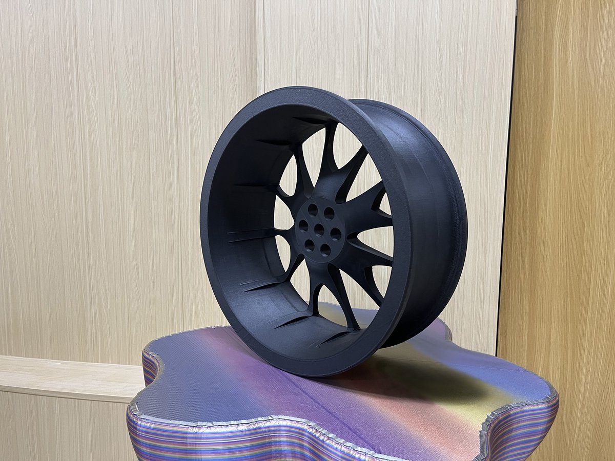 Mingda2014's tweet photo. Sharing a wheel hub printed by MD-1000 Pro, the biggest size 1m*1m*1m 3d printer~😇 https://t.co/ceNxL6Mh11