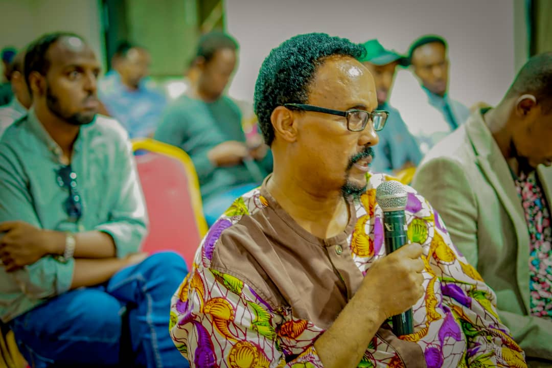 Dr. Abdirahma Osman sheds light on the intricate web of complexities surrounding IGAD regional integration in his groundbreaking PhD dissertation presentation at Hargeysa Cultural Centre. A significant milestone achieved in understanding and shaping regional cooperation.#Research