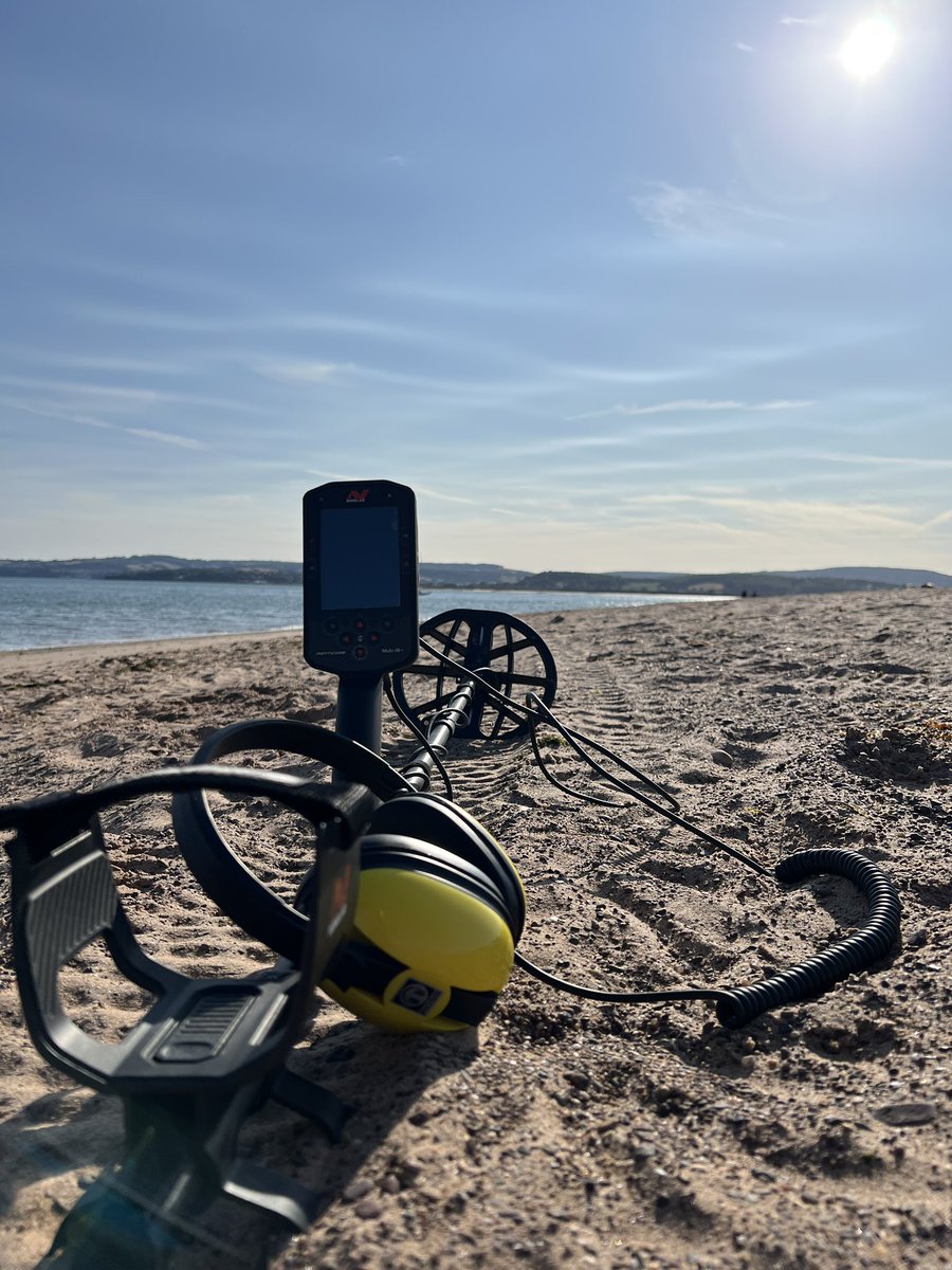Have great ☘️ days if your out #metaldetecting #metaldetector #minelab  #metaldetecting #minelabmanticore #garrettmetaldetector #xp  #metaldetecting #metaldetectingfinds #metaldetectingvideos #metaldetector #metaldetectinguk #detecting #underwatermetaldetecting 💍