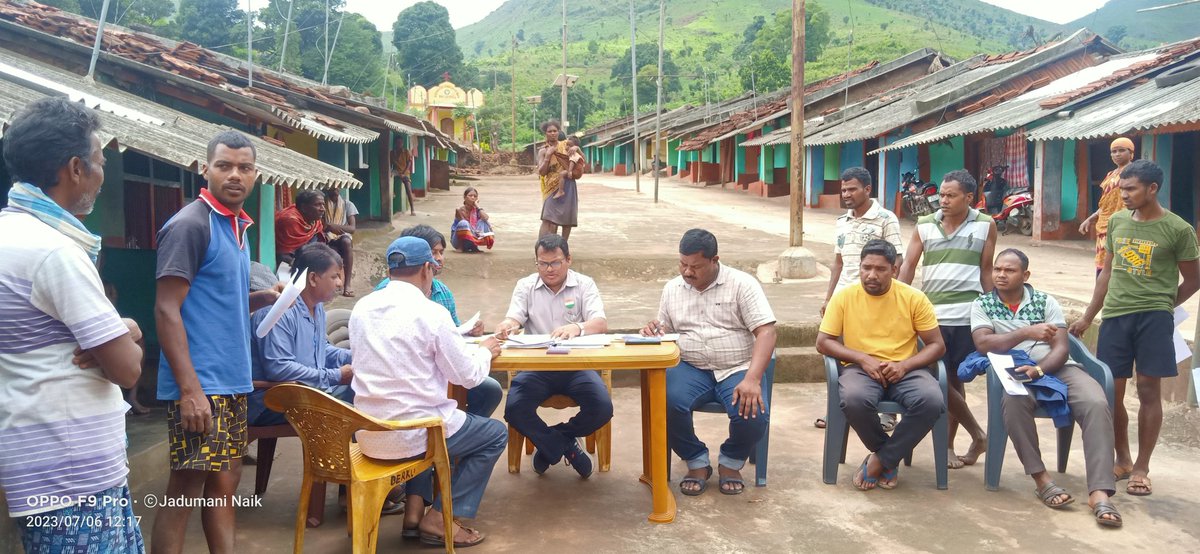 TNarayanpatna's tweet photo. Camp Court of Tahasildar, Narayanpatna at Bhitarpoda village &amp; Marichmal hamlet on 06.07.2023. Heard GKP cases. 

@dmkoraput 
@rdmodisha https://t.co/M2ejrNzV1V