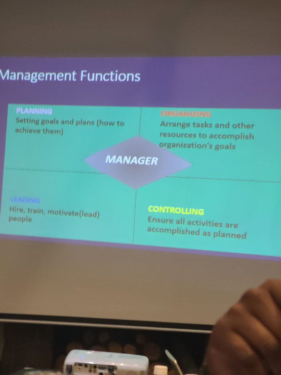 MarketersZim's tweet photo. A Marketing manager should be able to plan, organize, lead and control says Matwamandi at the #ACPD23 https://t.co/8ae9J9ymNq