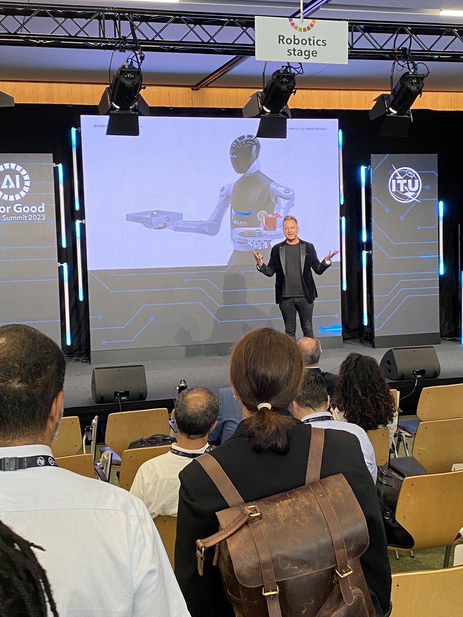 NEURARobotics's tweet image. We&apos;re so glad to be part of the @AIforGood global summit in Geneva.
David Reger gave a keynote entitled &quot;Cognitive Robots - The Human Wildcard in Digital Darwinism&quot; 

#humanoidrobot #advancedrobotics #airobot #neurarobotics #cognitiverobots #aiforgood #geneva #4NE1