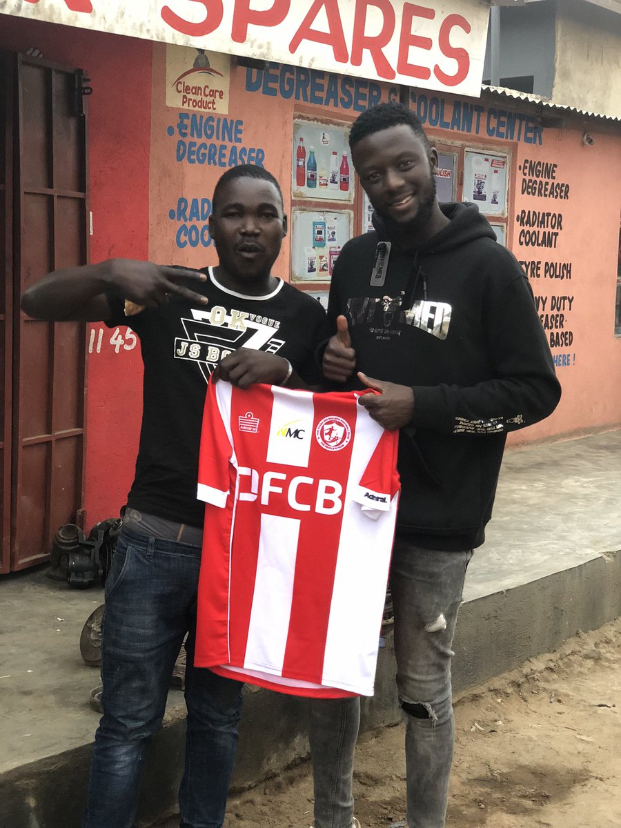 CSenaji's tweet photo. A big fan of mine his name is Mr Ganizani… https://t.co/wHVul6geIF